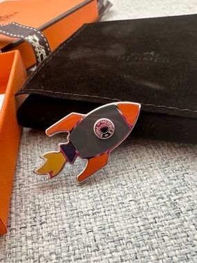 Hermes Space H badge Rocket Pin
